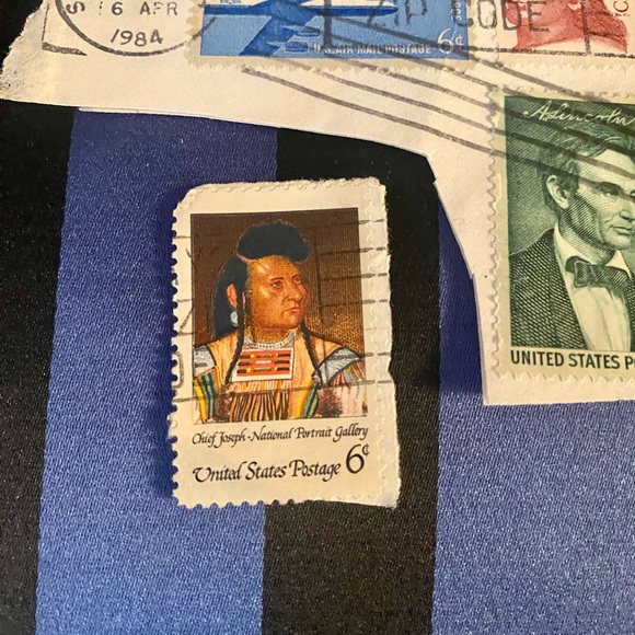 VINTAGE US POSTAGE STAMPS fea CRAZY HORSE, CHIEF JOSEPH AND LINCOLN - Picture 2 of 5
